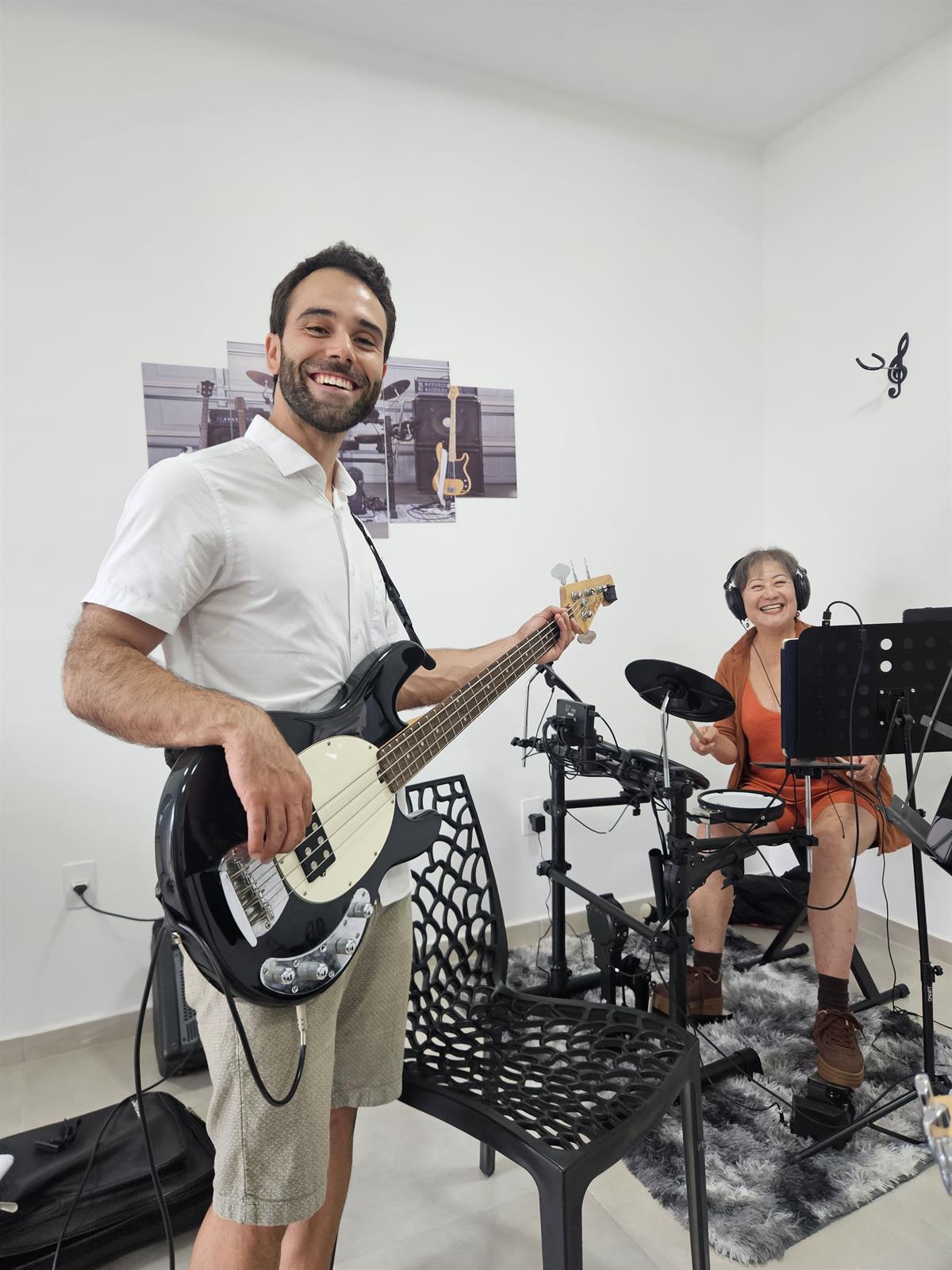 Aula de Bateria Acústica no Estúdio